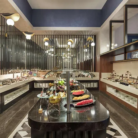 Doubletree By Hilton Centre