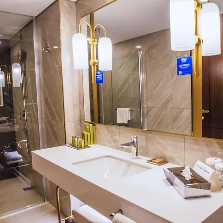 Doubletree By Hilton Centre