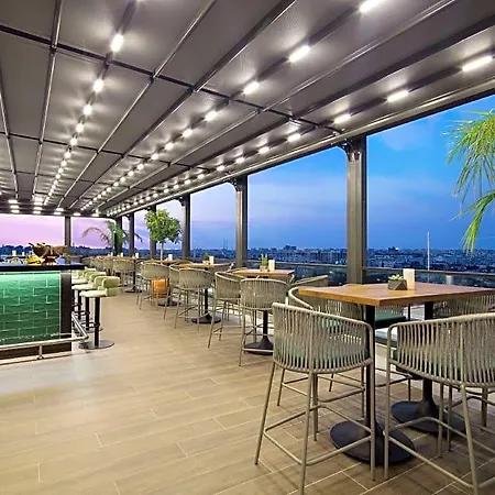 Doubletree By Hilton Centre Hotel