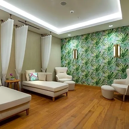 Doubletree By Hilton Centre Hotel