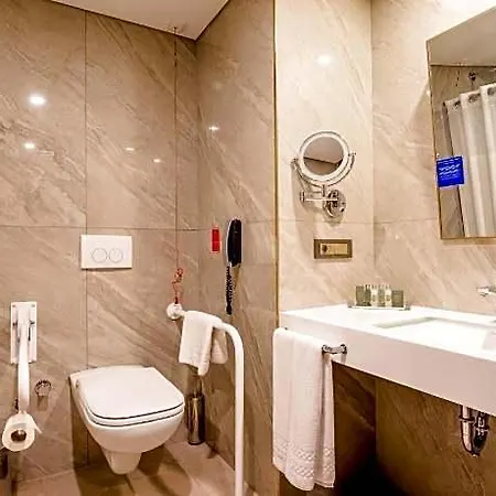 Doubletree By Hilton Centre Hotel